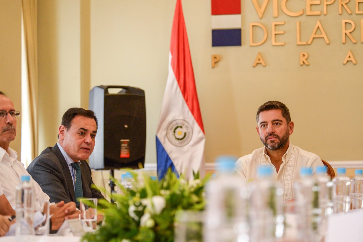 ViceParaguay's tweet photo. El vicepresidente @AllianaPedro, en su carácter de presidente de la CICSI, anunció hoy la decisión de la CIDH de declarar el cumplimiento total por parte del Estado paraguayo y el cese del seguimiento del Informe de Solución Amistosa relativo al caso Pedro Antonio Centurión. https://t.co/CgmBhMtiDk