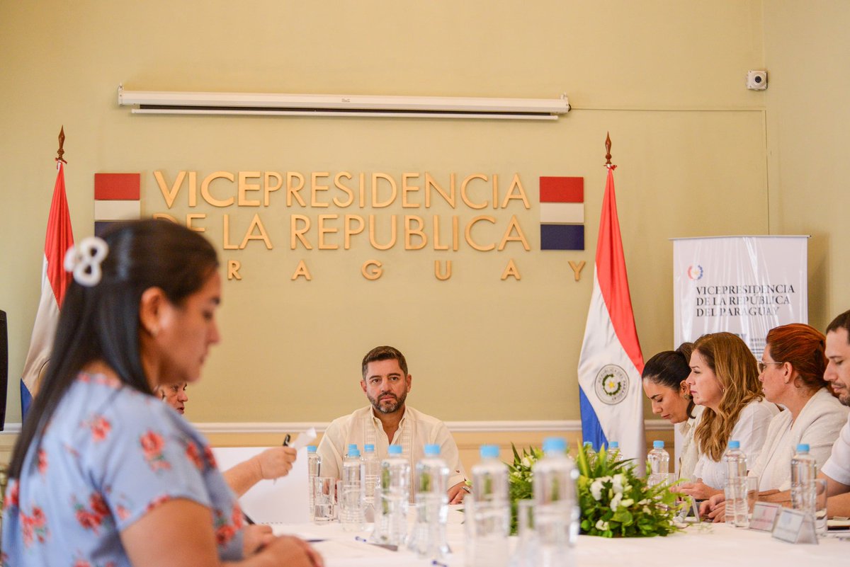 ViceParaguay's tweet photo. El vicepresidente @AllianaPedro, en su carácter de presidente de la CICSI, anunció hoy la decisión de la CIDH de declarar el cumplimiento total por parte del Estado paraguayo y el cese del seguimiento del Informe de Solución Amistosa relativo al caso Pedro Antonio Centurión. https://t.co/CgmBhMtiDk