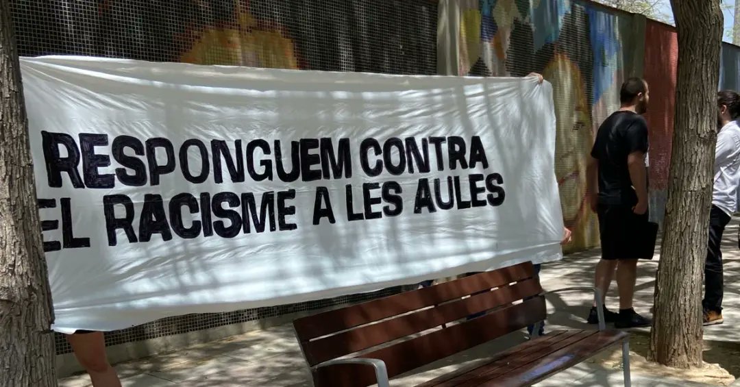 Avui ens manifestàvem contra l'agressió a un alumne per part d'un professor. 
Un fet intolerable pel qual és necessari organitzar-se, combatent tota opressió o atac contra la nostra classe; fent de l'OJS l'eina del proletariat juvenil.

Tot el nostre suport a alumnes i família!