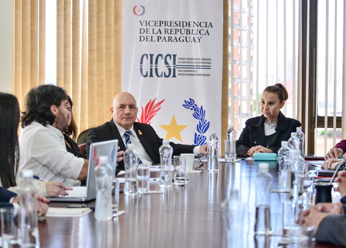 ViceParaguay's tweet photo. El vicepresidente @AllianaPedro, en su carácter de presidente de la CICSI, anunció hoy la decisión de la CIDH de declarar el cumplimiento total por parte del Estado paraguayo y el cese del seguimiento del Informe de Solución Amistosa relativo al caso Pedro Antonio Centurión. https://t.co/CgmBhMtiDk