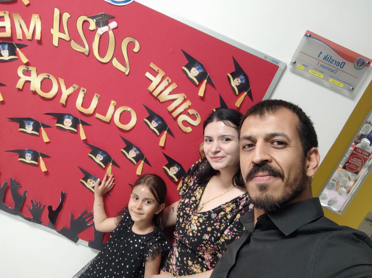 toprakkrall's tweet photo. Bal arımın mezuniyet töreni https://t.co/MiaLjL68ts