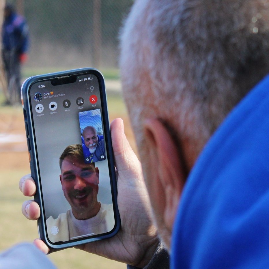 AthleticsFCPS's tweet photo. Last 2 months were very busy so let me catch up on my
#FWAthleteAlumsightings 
#AbigialM Class of '23
#McKenzieO Class of '16
#DanielO Class of '19 (yes on the phone counts)
#FrankRC Class of '22
#ElijahC Class of '19
#DrewD Class of '19
All former Wildcat Athletes https://t.co/iBd3vjD1ui