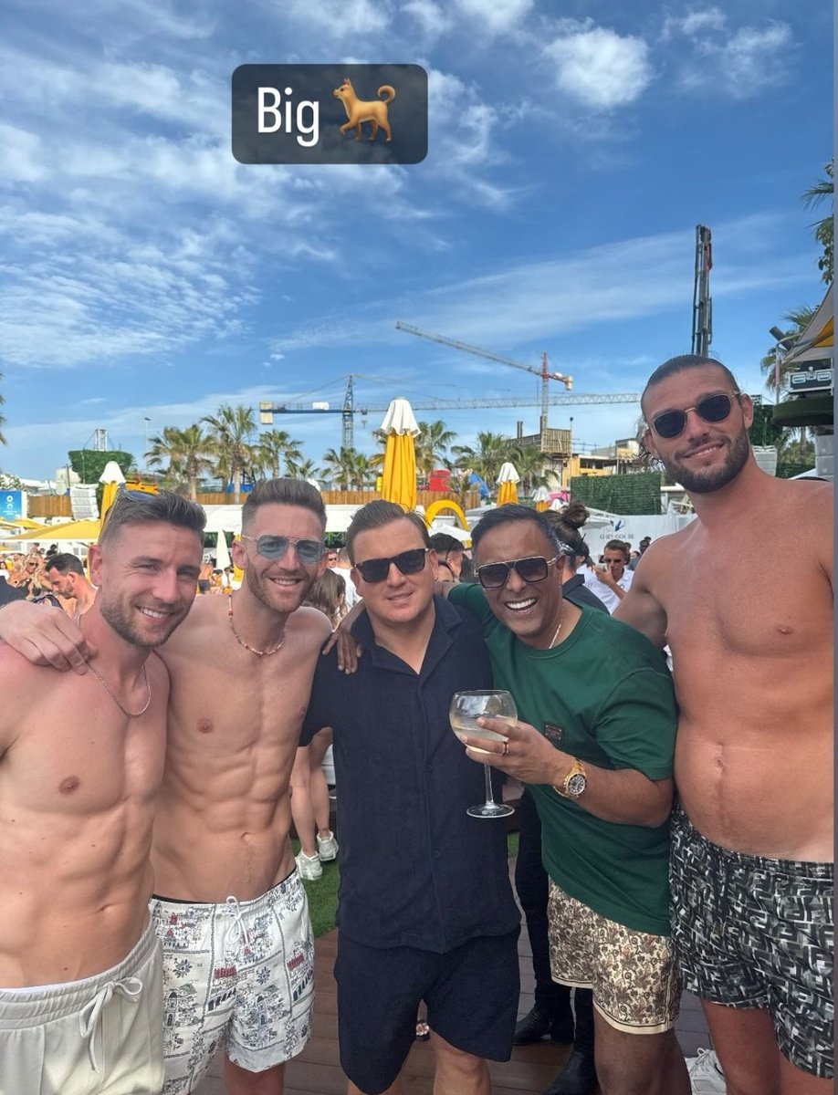 Andy Carroll, Paul Dummett and Mark Gillespie living it up abroad on their mate's stag do.....☀ 🍻 ⚫⚪ #NUFC