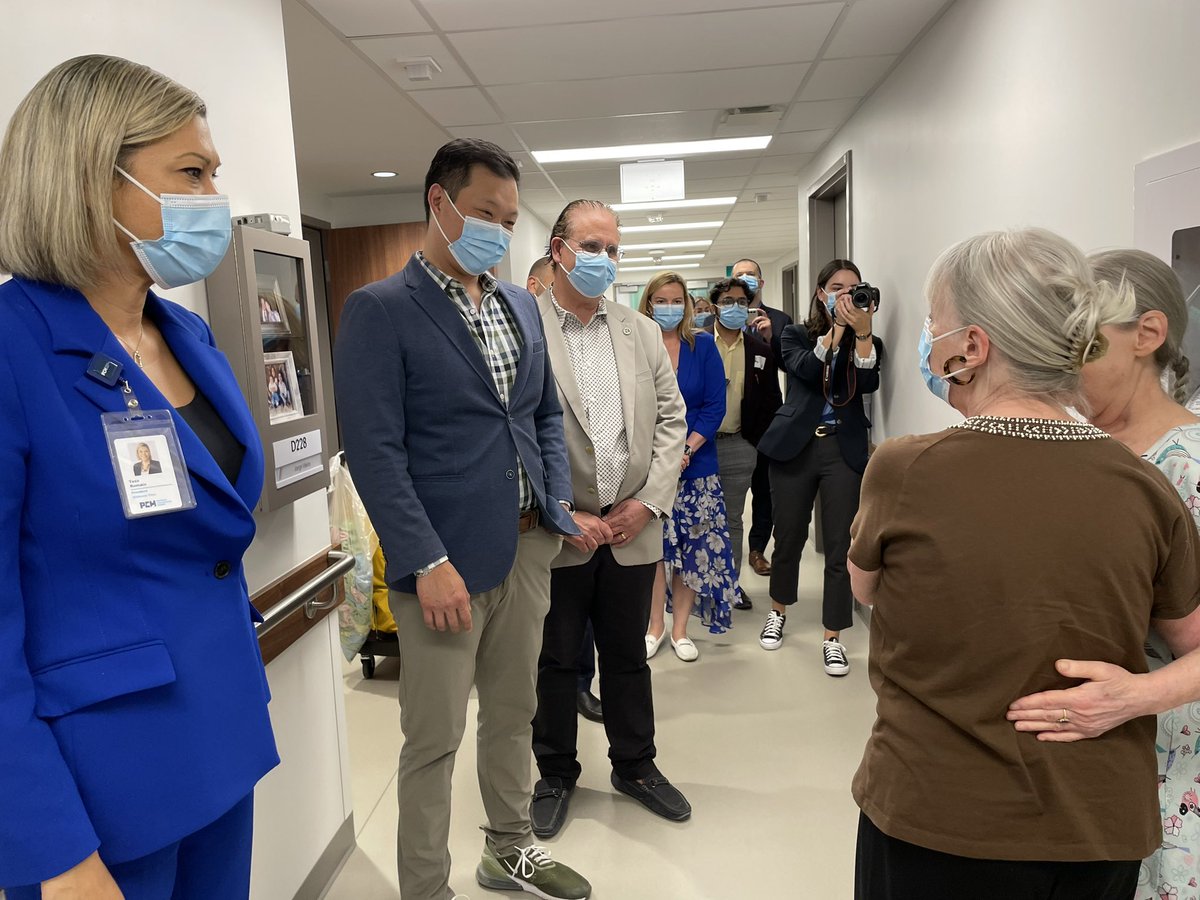Toured the new 632-space Wellbrook Place in #Mississauga with PA <a href="/NatKusendova/">Natalia Kusendova-Bashta</a> and MPP <a href="/RudyCuzzetto/">Rudy Cuzzetto 🇨🇦🇺🇦</a>

From behavioural support to dialysis, the campus offers several onsite services to ensure residents get the right care in the right place.

They even use AI to craft lunch menus!
