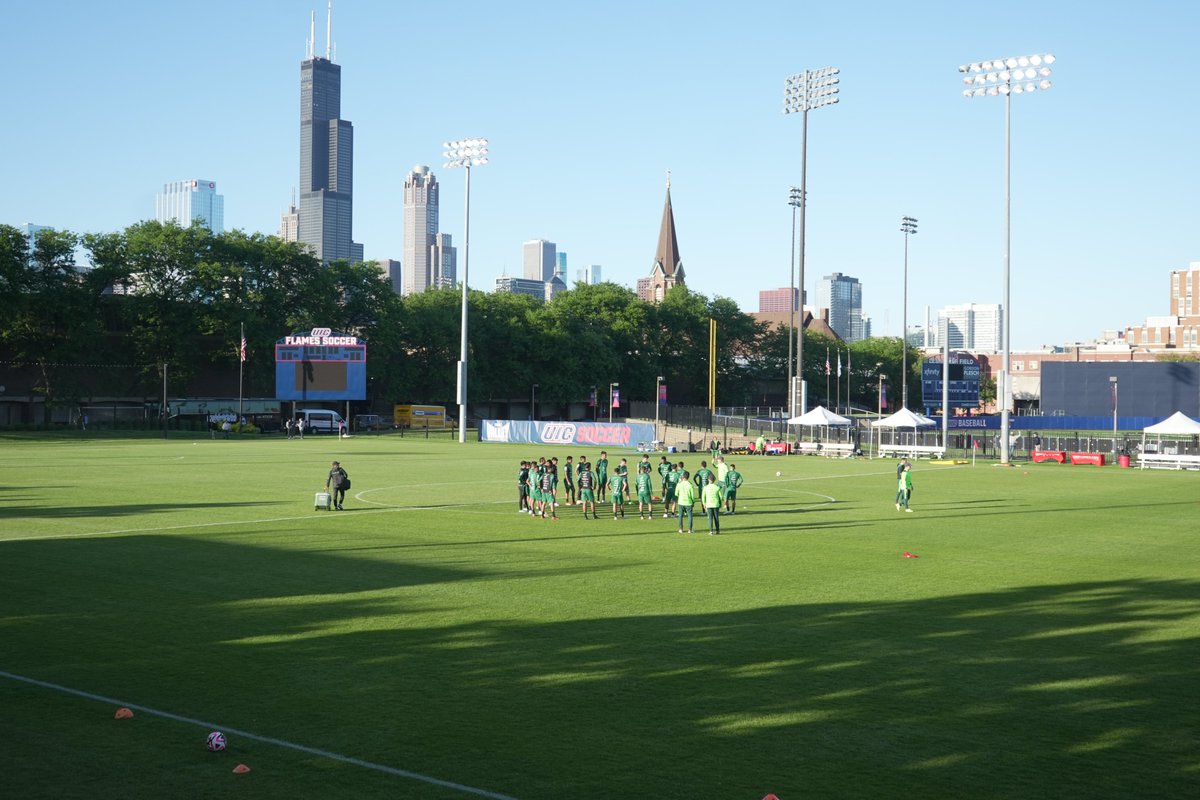 UICFlames's tweet photo. It was a privilege hosting the Bolivia national football team (@laverde_fbf) at Flames Field for a practice prior to its match in the Windy City against Mexico ⚽️

#ChicagosCollegeTeam https://t.co/xn6A0zUJph