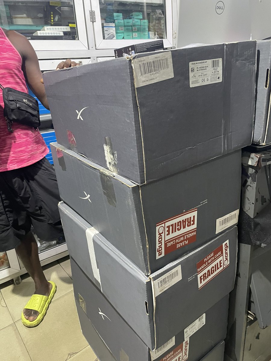 RedHatPentester's tweet photo. Starlink for sale. 10,500 cedis. Use my name for a 1000 cedis reduction🙌🏽🙌🏽🤍 https://t.co/zITzKIJUq0