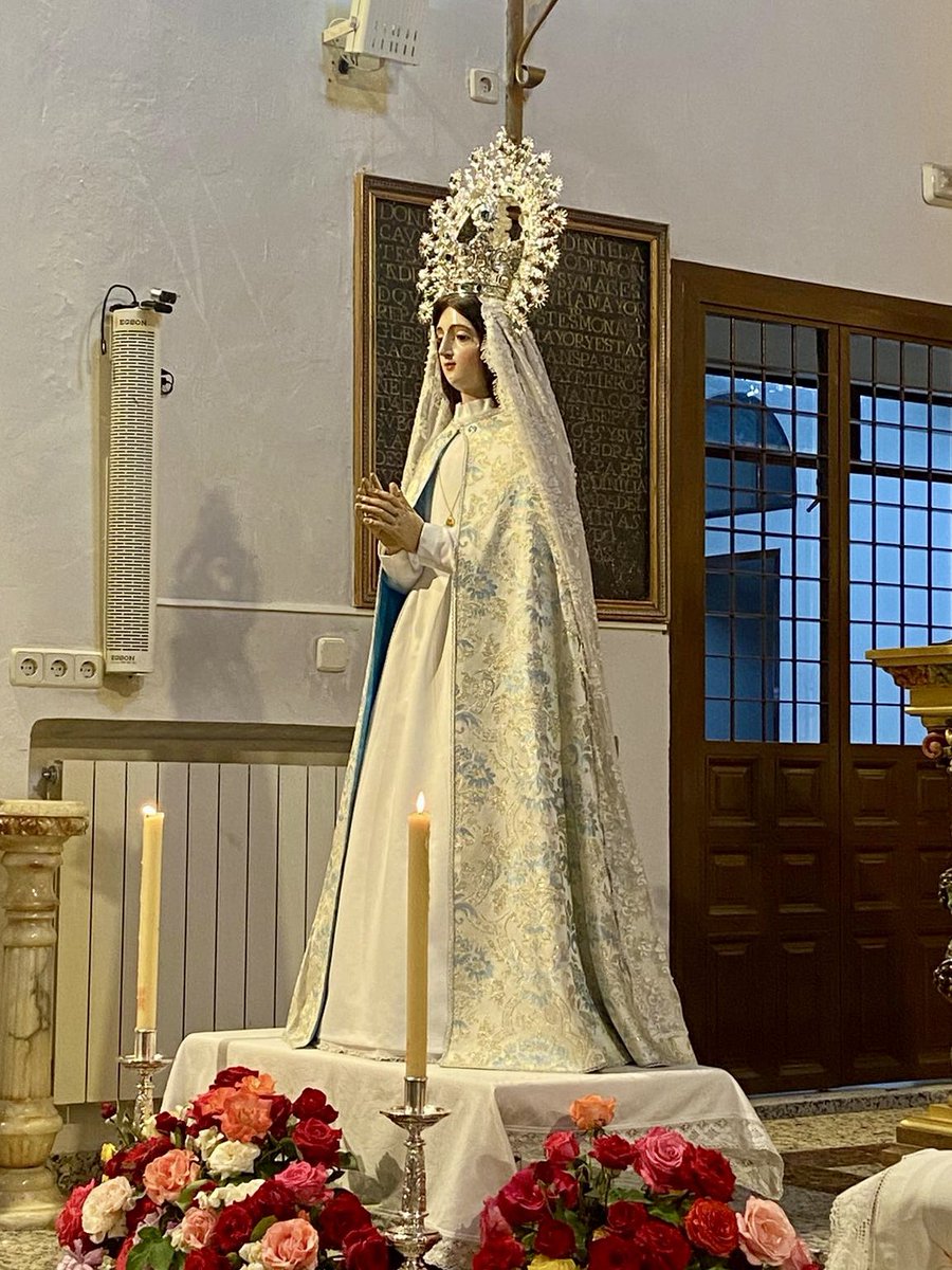 En la celebración de la Santa Misa, con motivo del 450 Aniversario de la fundación del monasterio de las hermanas Concepcionistas Franciscanas, les deseamos una larga vida llena de vocación, expresándola desde una mirada amable hacia el ser humano.