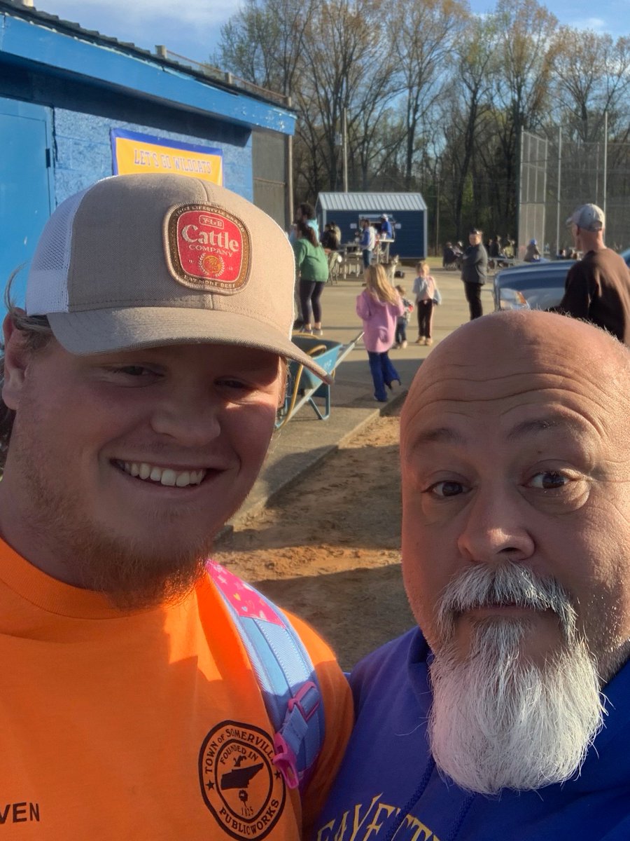 AthleticsFCPS's tweet photo. Catch up part 2 #FWAthleteAlumSightings
Baseball/Football Edition
#StevenW Class of '20
#LouS Class of "89
Both these Wildcats played baseball and football
#FWWildcats4Ever https://t.co/XOEeWNOeX3