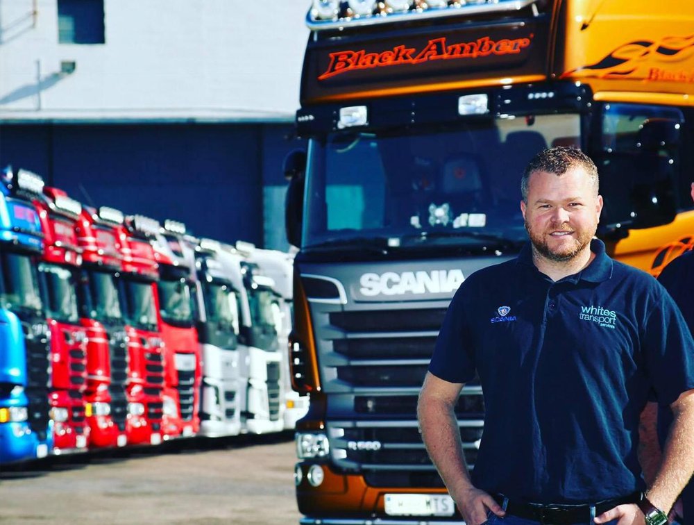 Marco_Bloem's tweet photo. Mooi interview met Britse transportman Pete White. Tweeënhalf uur interessante en herkenbare verhalen m.b.t. internationaal transport en al z'n mooie kanten maar ook z'n grillen. Cool guy! https://t.co/y2kRNT2kwq https://t.co/GfxB15C56N