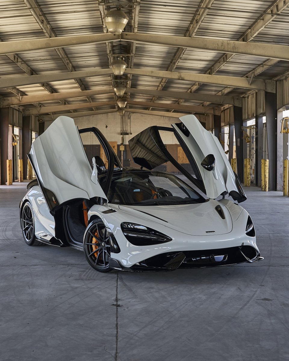 Vegas Auto Gallery tweet media