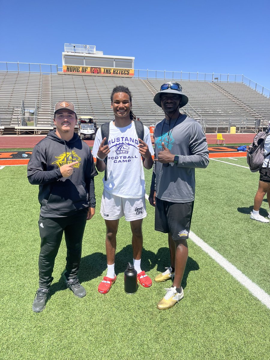 Zach Stowe tweet media