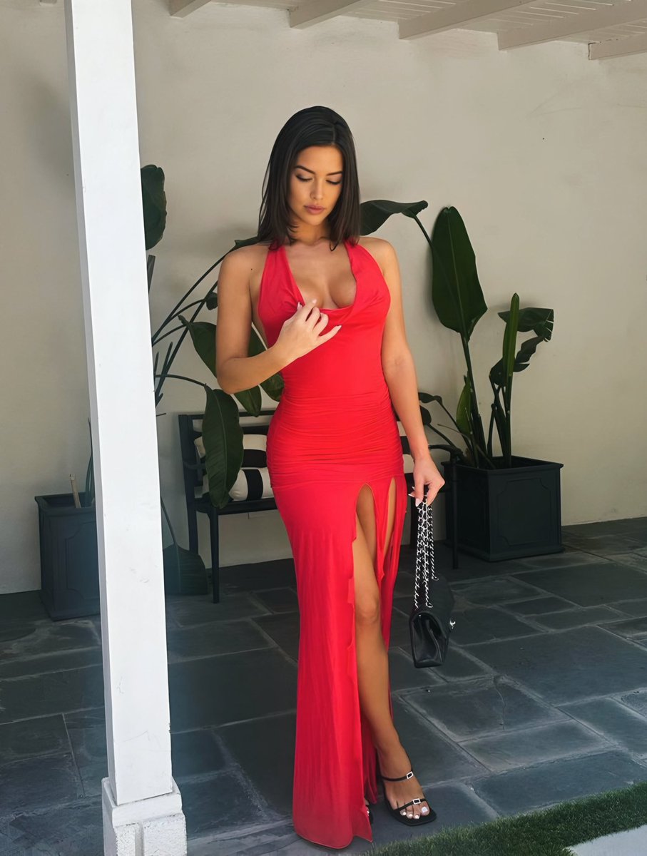 Feeling fabulous in this stunning red dress! ❤️✨ I wish you all a great weekend 😘

#reddress #fashion #style #glamour #summervibes #outfitoftheday #ootd #eveningwear #fashioninspo #dresstoimpress #fashionista #lookgoodfeelgood #styleinspiration #red