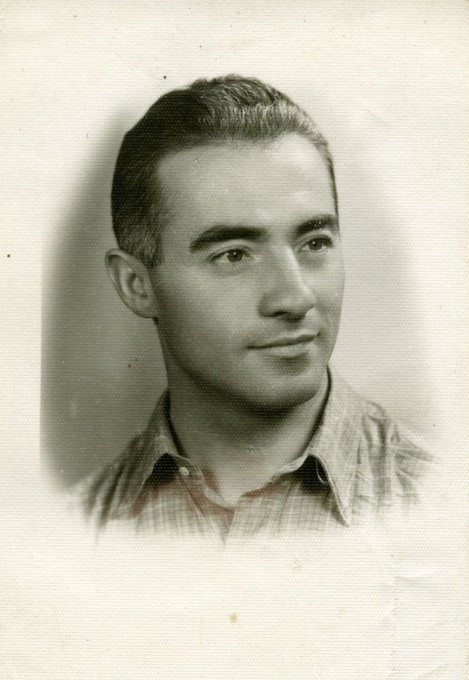 AnitaSchelde's tweet photo. 31 V 1946 na rozkaz Śp.kpt. Mariana Gołębiewskiego ps."Ster" (na zdj. nr1)...Śp.chor.Jan Leonowicz ps."Burta" (na zdj. nr.2)...zlikwidował komunistyczną kanalię i zdrajcę,tatusia UB-eckiego ścierwa płk.Adama Umera...Wincentego Umera. Wieczna Chwała Bohaterom ! #WyklętaPamieć https://t.co/uLacZY4YoS