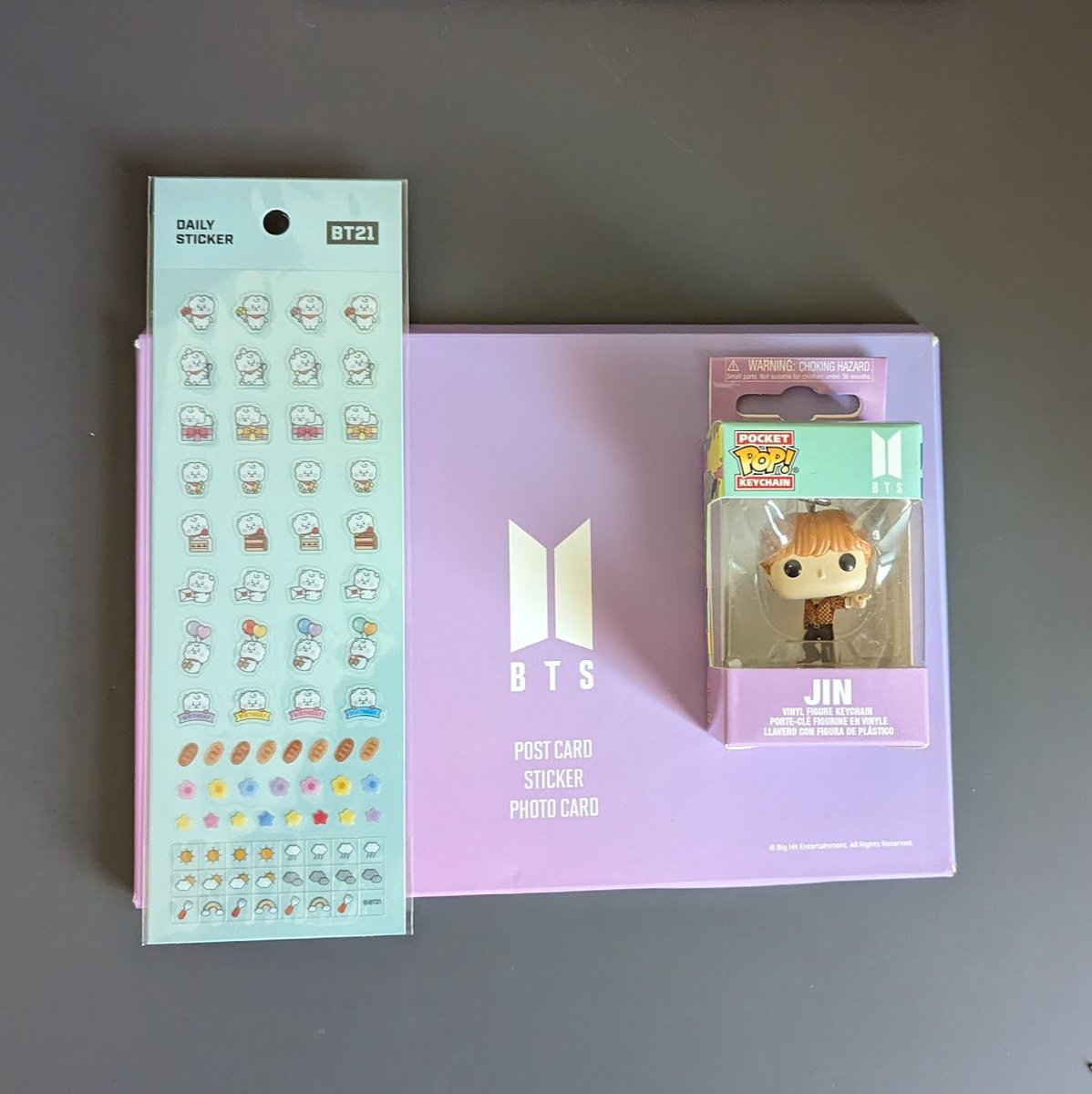 Jin Geliyoooo Cekilisi🌟             
Çekiliş şartları:              
♡ Bu tweeti rtleyip beğenmek           
♡ Beni takip etmek 
♡ Son katılım tarihi 13 Haziran