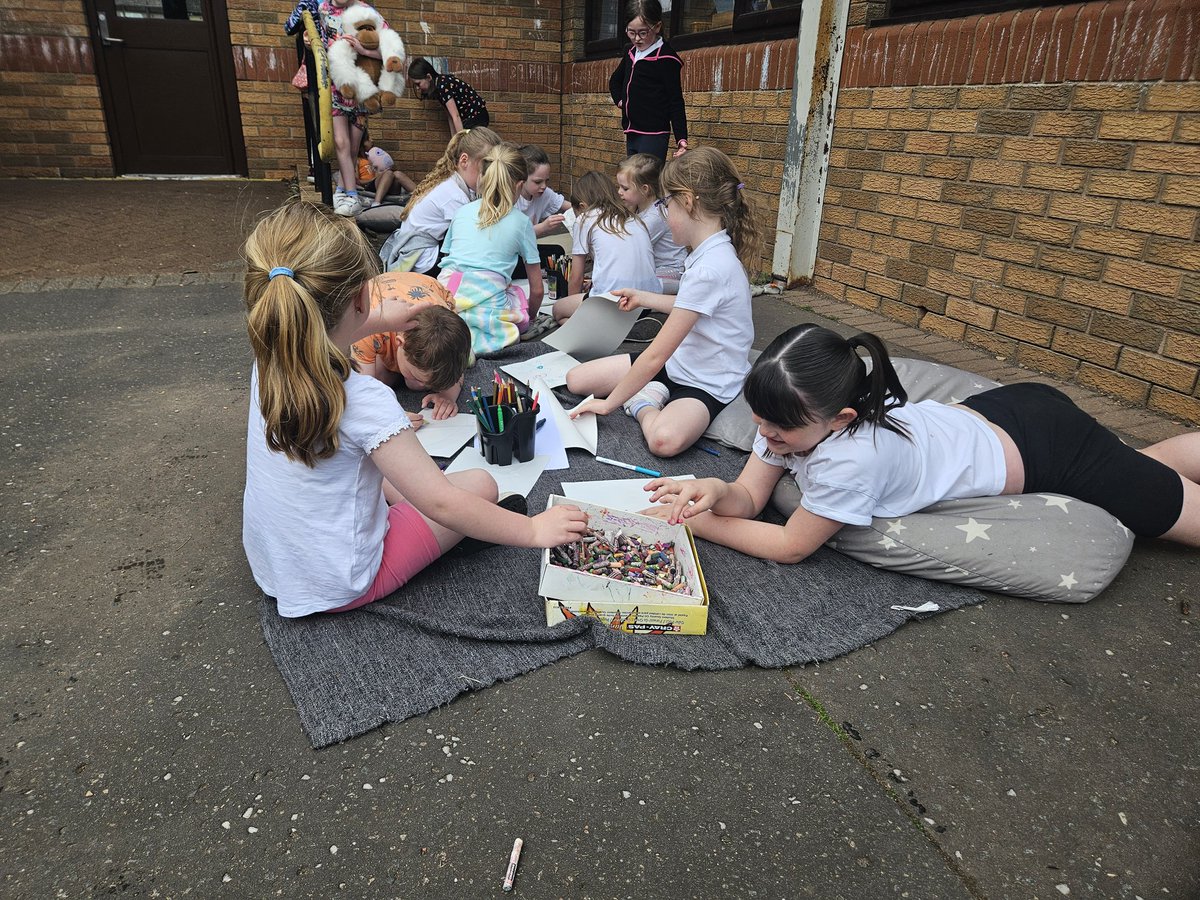 MrsCrerar's tweet image. ⭐️P1-3 Free Play Friday⭐️ @MrsSigurdsson @MrsGuidori @MissNicol24 @KBarr_16