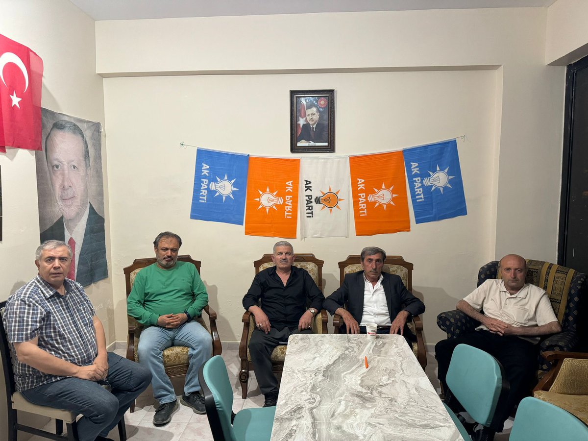 Topçu Mahallesi haftalık olağan toplantısını Mahalle Başkanı Selim Biçer Başkanlığında gerçekleştirdi. Hayırlara vesile olsun @hakanarol @BskFuatYildirim @ibrahimtass14