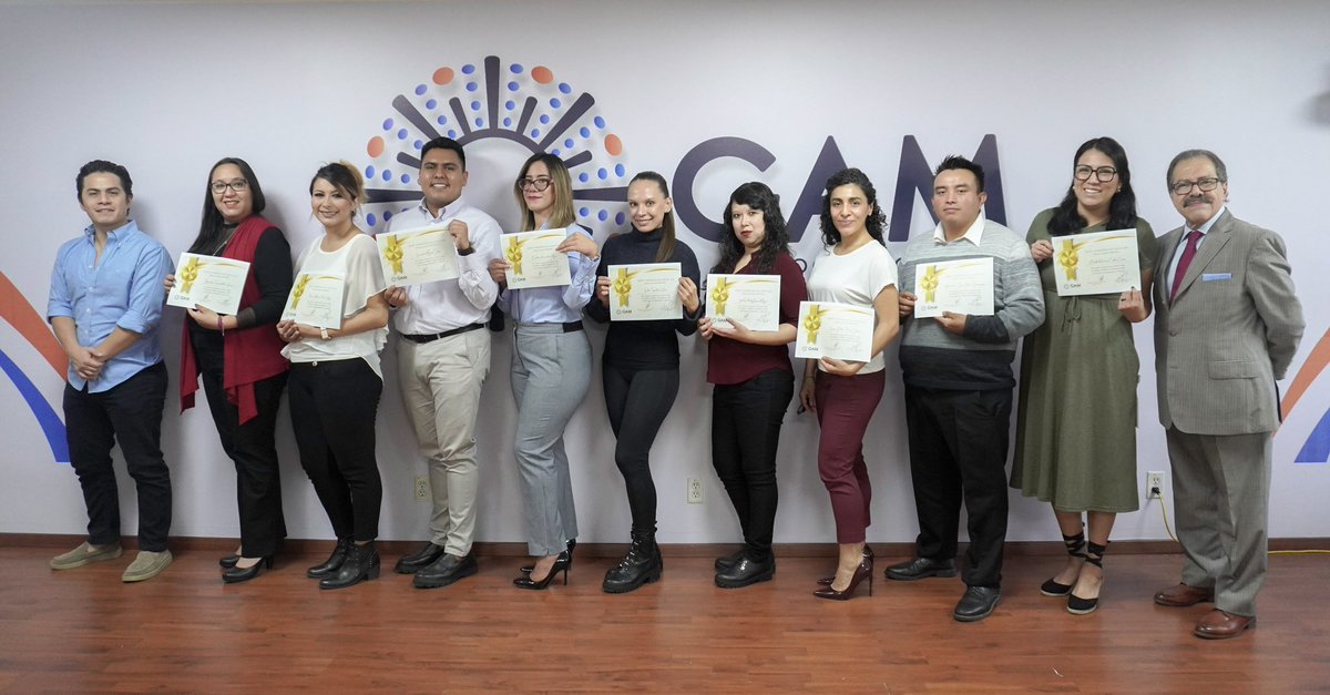 asesoresgam780's tweet photo. ¡Felicidades a los graduados del Taller de Hablar en Público! 🎓

Estamos orgullosos de nuestros colaboradores que han completado este exclusivo taller, diseñado para fomentar el crecimiento personal y profesional. ✨

¡Sigamos creciendo juntos! https://t.co/US8BZ3G3k1