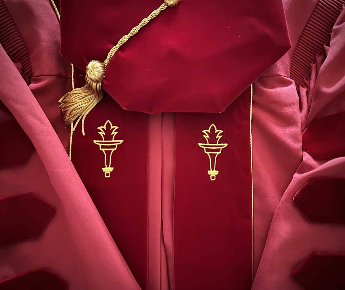 I received word today that I’ve been promoted to full professor. I’m so thankful to have three opportunity to work with so many amazing and brilliant students and colleagues. ⁦<a href="/UOsojc/">UO Journalism & Comm</a>⁩