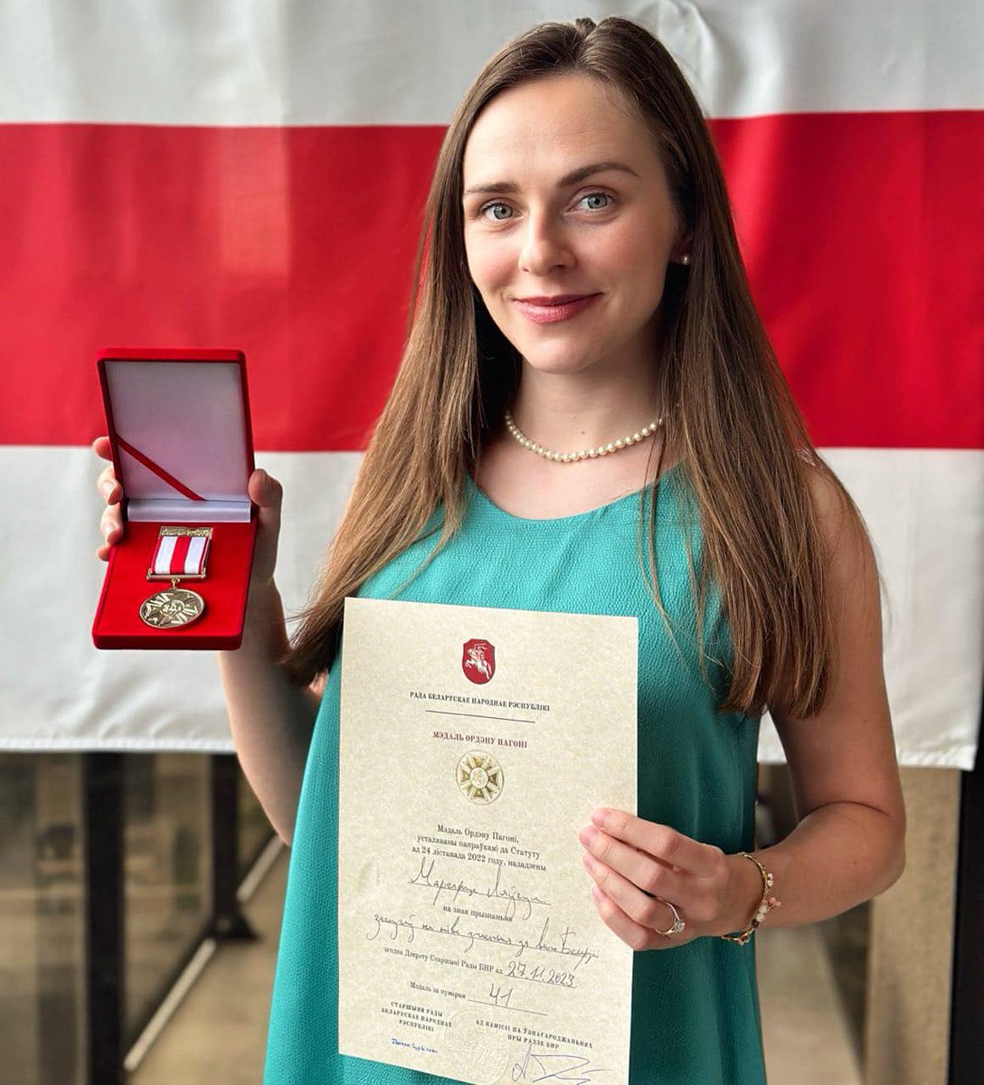 Маргарыце Ляўчук уручаны мэдаль Ордэна Пагоні — на знак прызнаньня заслугаў на ніве змаганьня за волю Беларусі. Віншуем!

#belarus #радабнр
