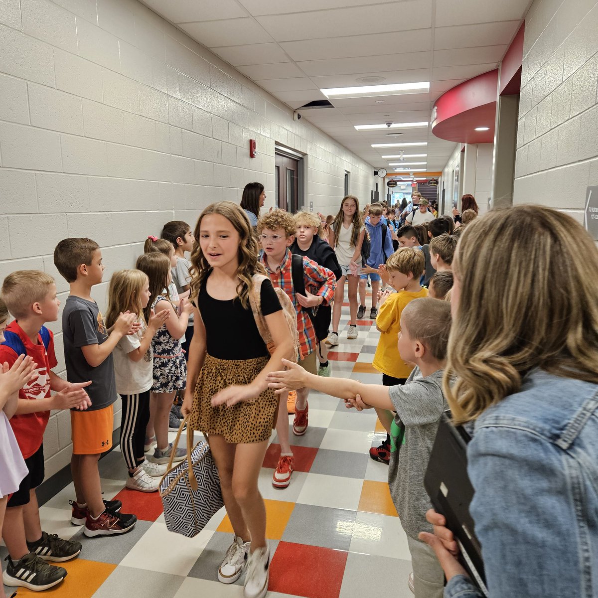 Mrs. Weber tweet media