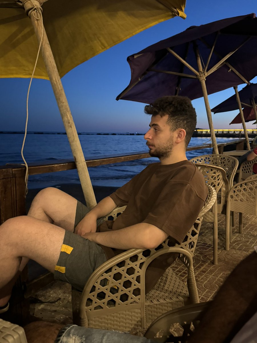 في بعض الأوقات يتكتشف متأخر فجر الي حواليك