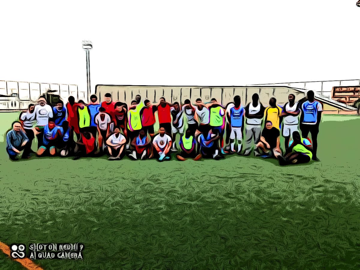 Nueva sesión del "Por fin viernes". Han participado 36 jóvenes y 8  voluntarios.