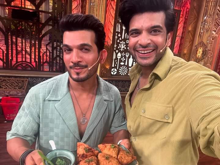The first dish'Samosa' made by our Karan - Arjun....It's not looking bad at all 🧑🏻‍🍳😂❤️

#KaranKundrra #Laughterchefs 
@kkundrra