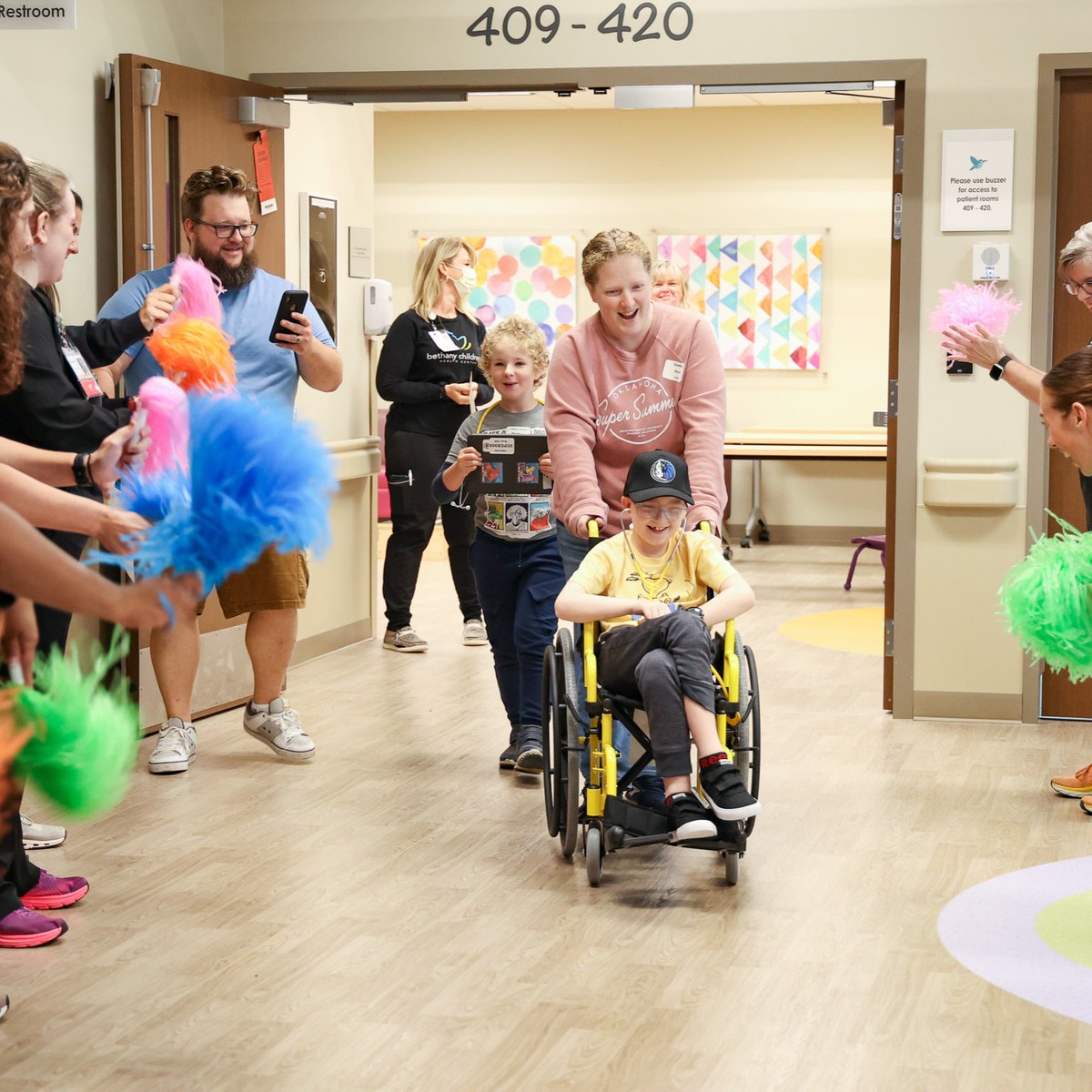 bethanychildrns's tweet image. Maverick headed home yesterday, and his smile says it all! Wishing him and his family all the best 💙

#HeadedHome #BethanyChildrens #AnchoredInHope