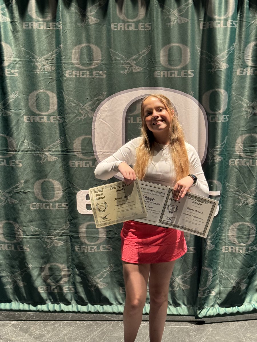 JohnWMertz's tweet image. A great afternoon attending our @OlivetHS_Eagles Second Semester Awards. So proud of all of our students, but especially proud of my daughter Jenna for receiving 3 awards including the Michigan Technological University Society of Women Engineers Certificate of Merit! 
#OCSRocks