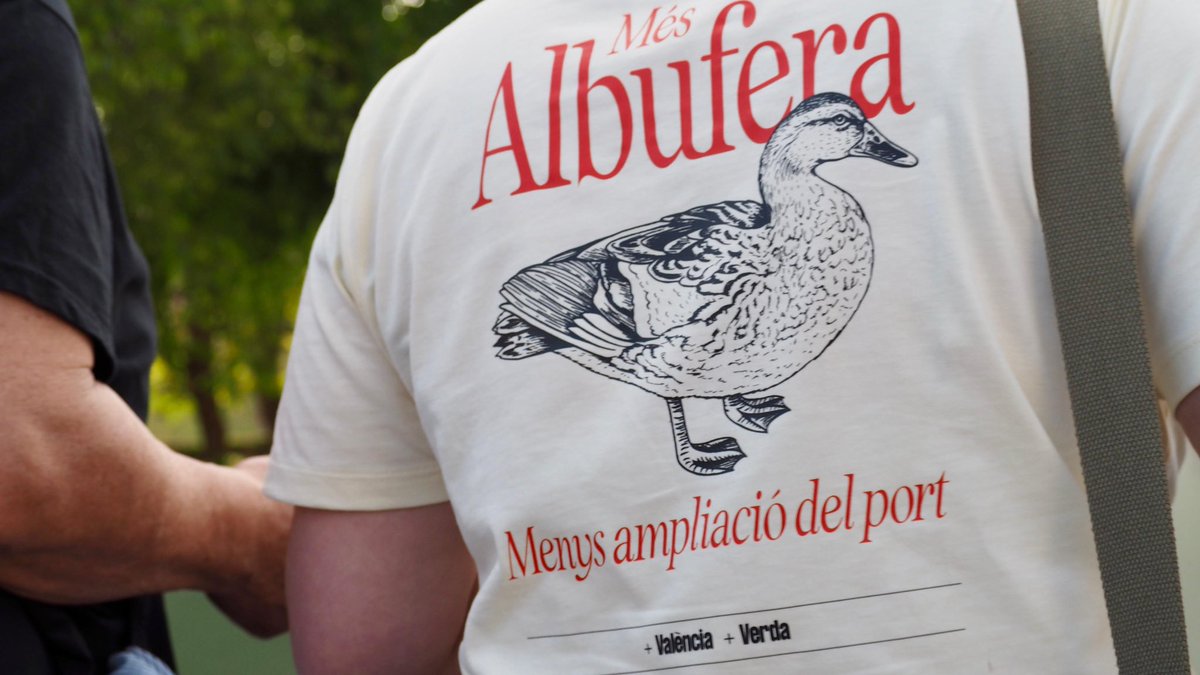 VicentMarza's tweet photo. Una ampliació amb el veïnat i treballador/es en contra i que atempta contra el nostre territori en plena emergència climàtica.

Des del 9 de juny, amb el teu vot, lluitarem a les institucions europees perquè s'oposen a aquesta barbaritat.

#NoAmpliacióPort https://t.co/xEwf76gx45