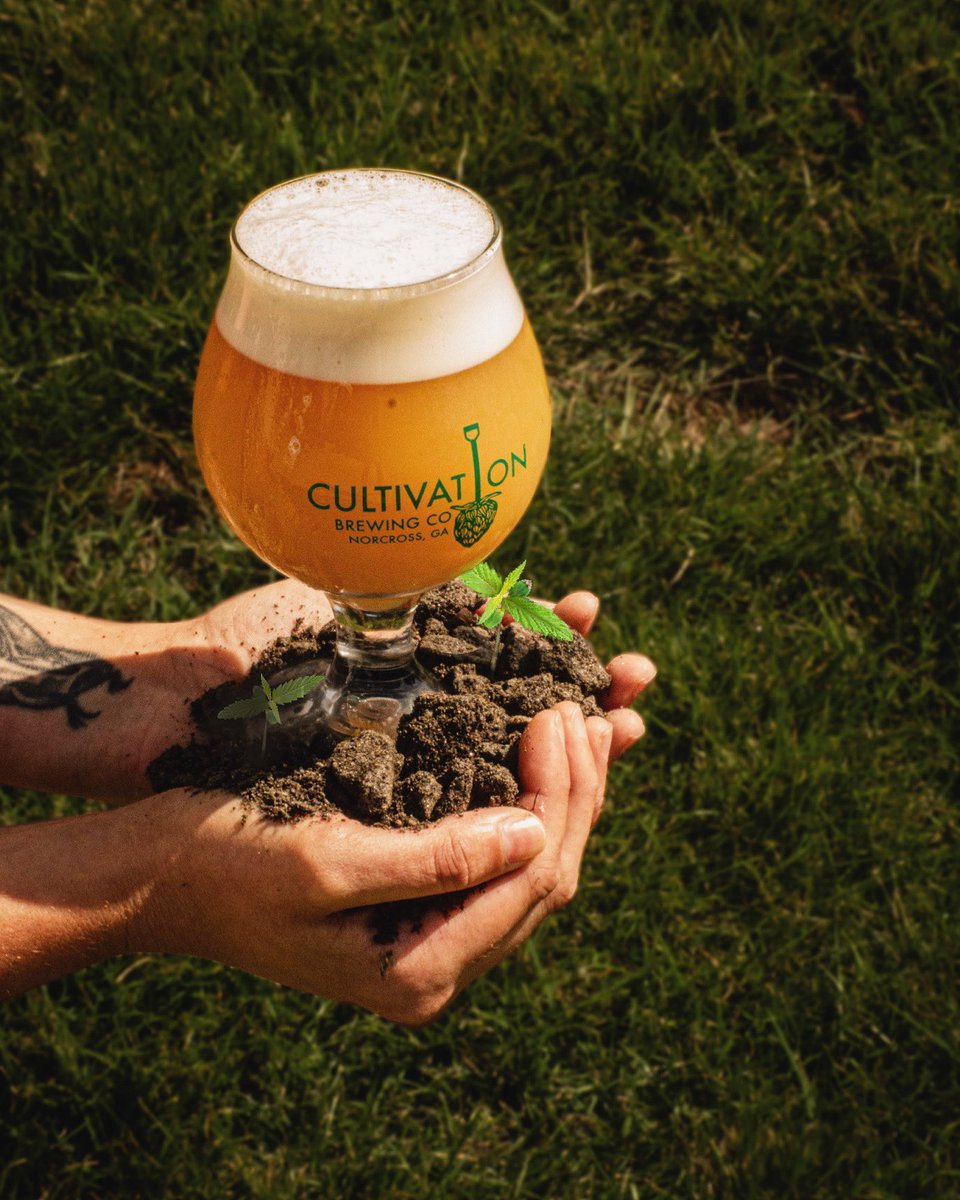 Spring Green hazy goodness is ready to make its way into your tulip glass today. Promising you a smooth experience with subtle sweetness and minimal bitterness. Haze for dayz #hazyipa #cultivationbrewery #craftbeer