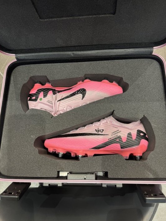 Vinicius Jr’s boots for the final… 💖