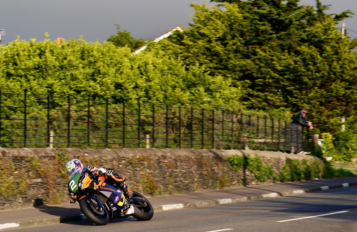 bennetts_bike's tweet photo. Ready to race on the rock 🇮🇲👊🏻🗻

#TT2024 #TT https://t.co/ax9hCHdBBo