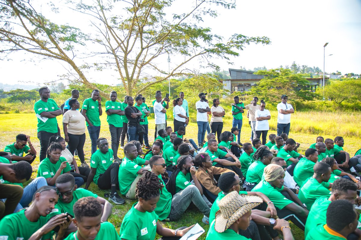 RccdnRwanda's tweet photo. Today RCCDN joined the 5 day Tour closing; where youth from various universities, Environment Clubs & CSOs visited the @nyandungupark to learn more on ecosystems, wetland management & conservation. They pledged to spread the acquired skills to their peers #NationalEnvironmentWeek https://t.co/Q6c8iqrwFo