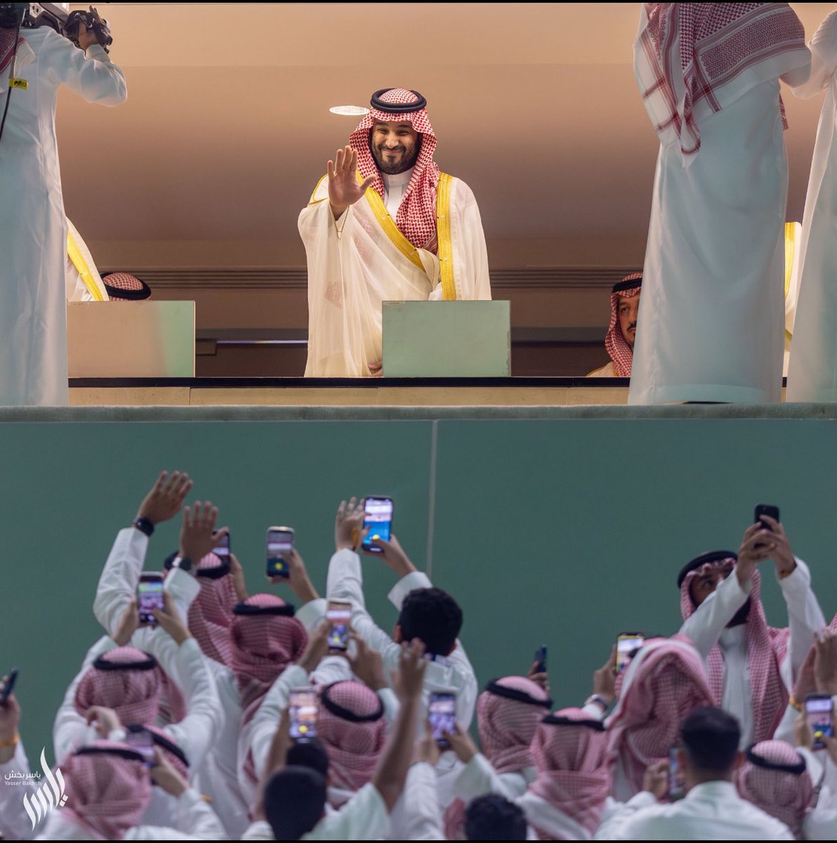 حبيب الشعب كله وطب المعاليل، وكل من شاف وجهه قبّل صورته 🇸🇦.