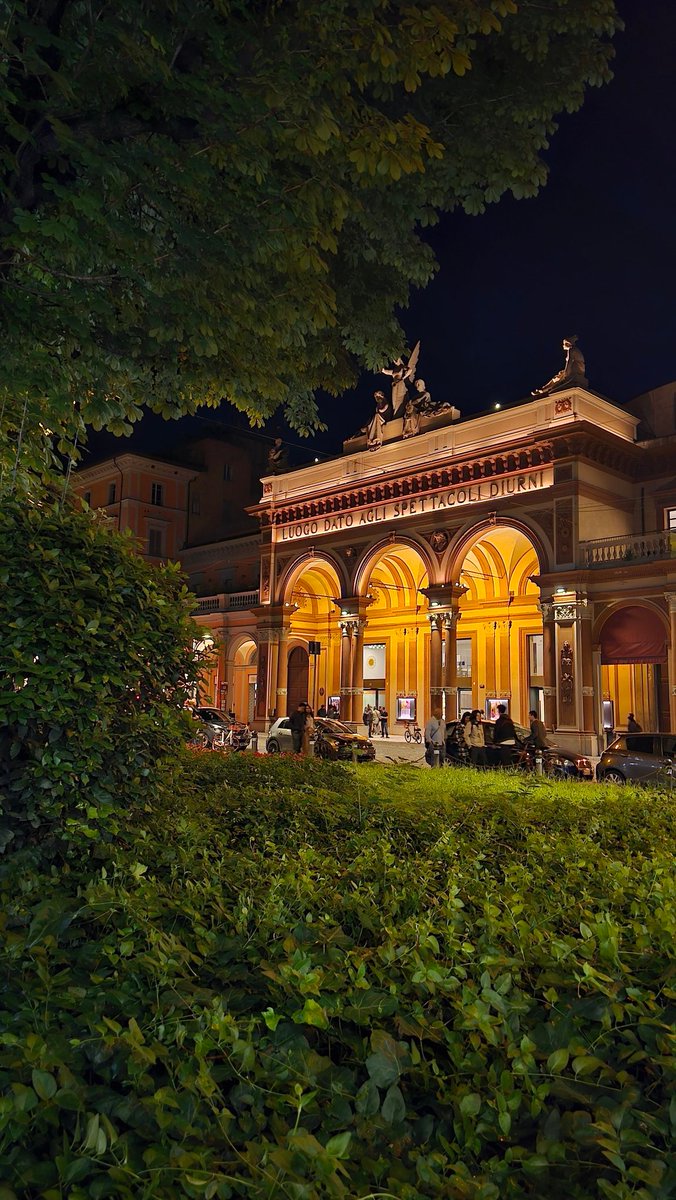 Wanted to eat the best food in the world so I'm here in Bologna! 🇮🇹

The goal - 7 restaurants in 2 days. 🧑‍🍳