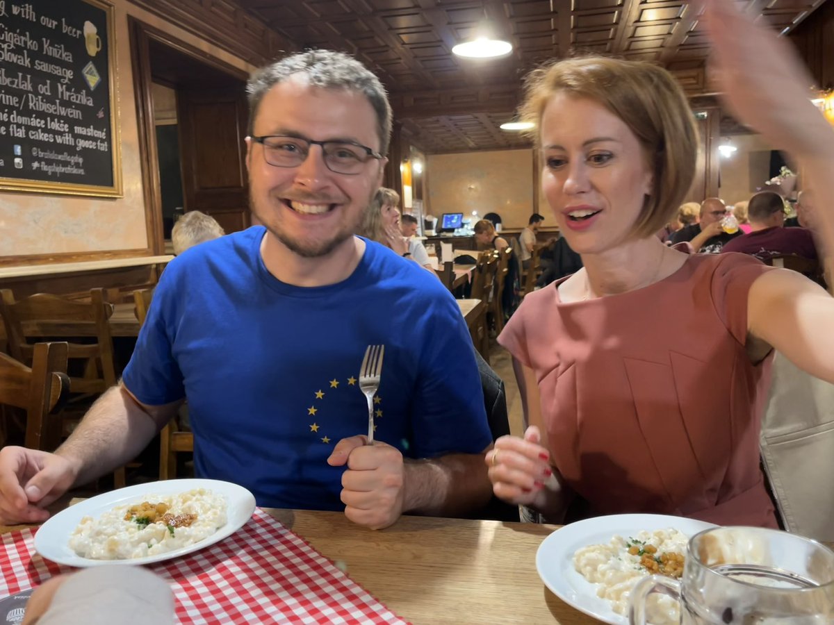 We really mean it when we say the era of old politics is over. One week before @Europarl_EN #elections, another one of our regular European gettogethers. Only by Volt community. @VoltSlovakia welcoming @VoltEuropa co-president @melsklabbers and @VoltOesterreich’s @KornexlLucas 🚀