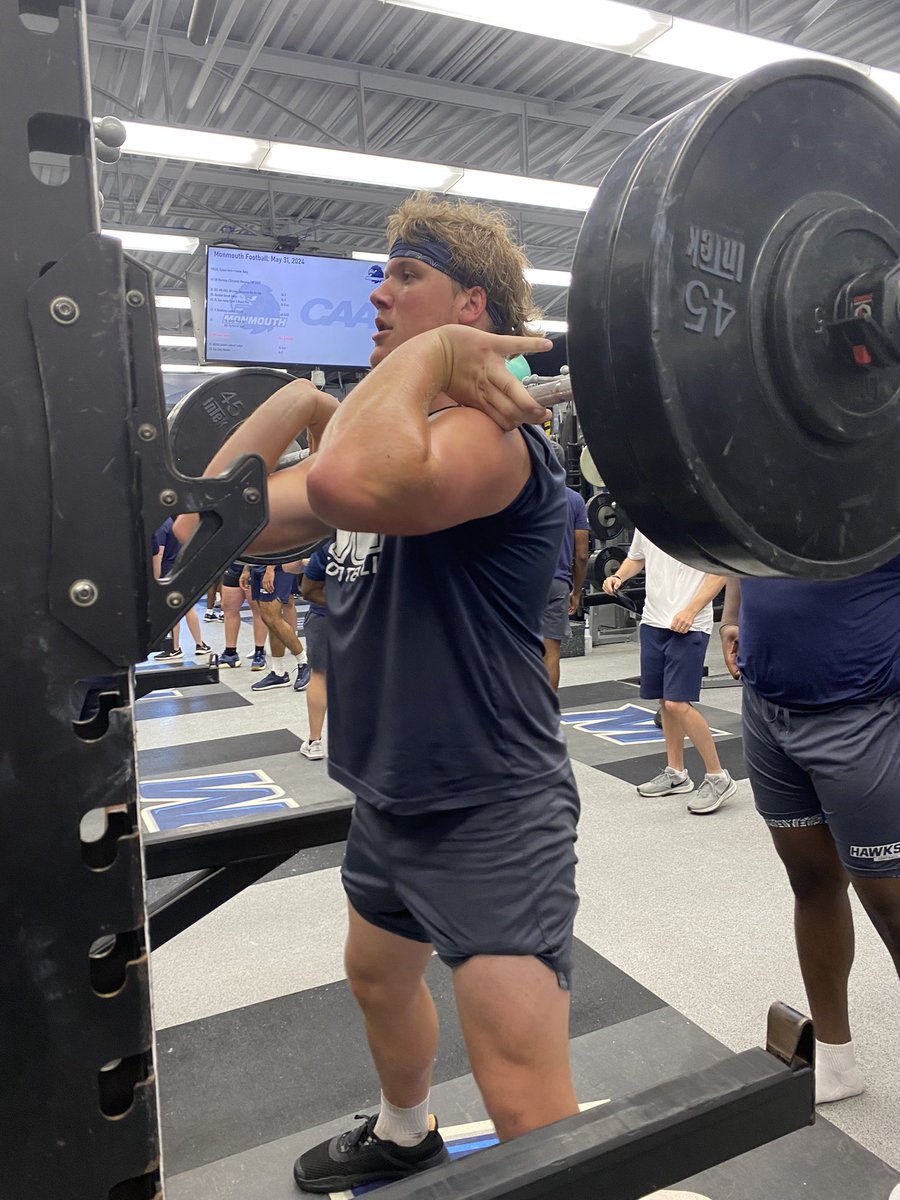 Finish Your Week Strong!
#FlyHawks #FinishFriday 
Ⓜ️🦅🏈🔥