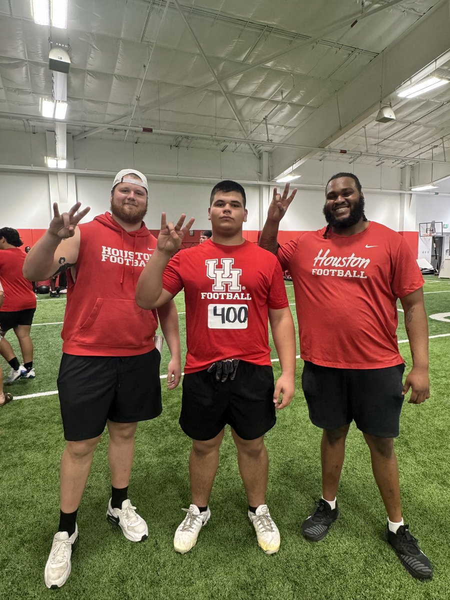 Had a great time at the UofH camp yesterday thank you to <a href="/Emannaghavi/">Eman Naghavi</a> and <a href="/coach_rb3/">Robert Beacham III</a> for coaching me through the camp and thank you to <a href="/PDunn66/">Peyton_Dunn66</a> and <a href="/ShamarHobdyLee/">S h a m a r H o b d y-L e e™️</a> for helping me
<a href="/CoachNesrsta/">Coach Nesrsta (Coach Nes)</a> <a href="/himoru24/">Hakeem Imoru, M.S.SM</a> <a href="/LCLobosFootball/">LanghamCreekFootball</a>
