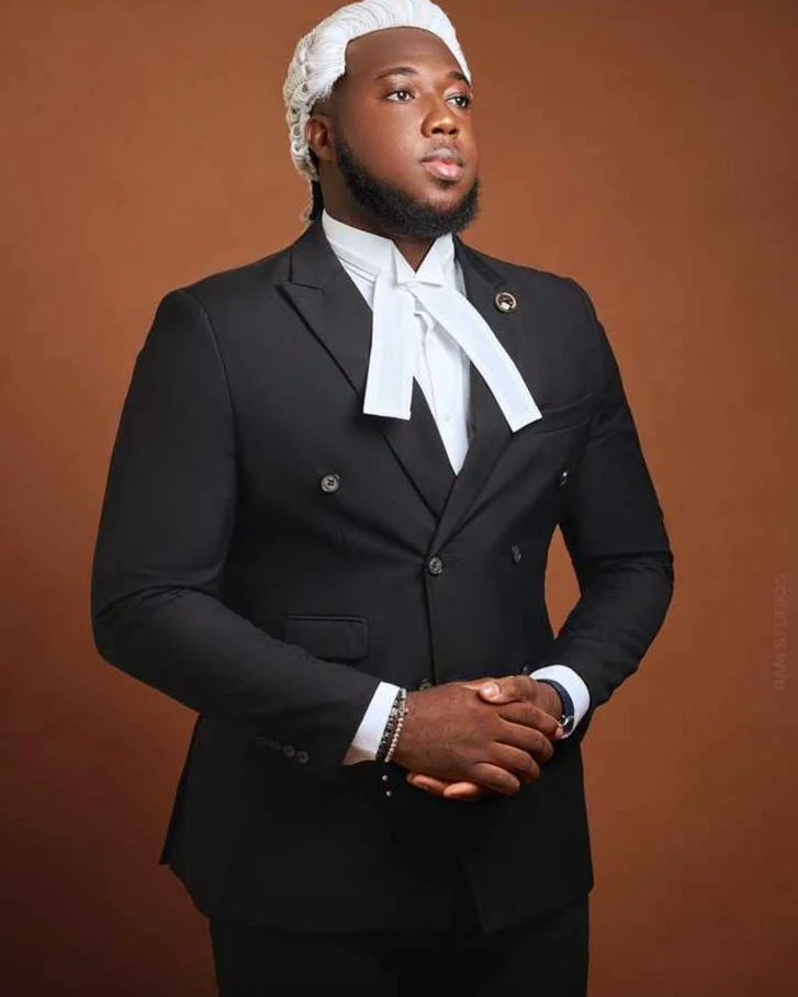 We present to you our latest Barrister and Solicitor of the Supreme Court of Ghana. @Wu_Tang4everr  Conrad Ajuebek Whittal Esq. Congrats. The fraternity is proud of you. 💚💚