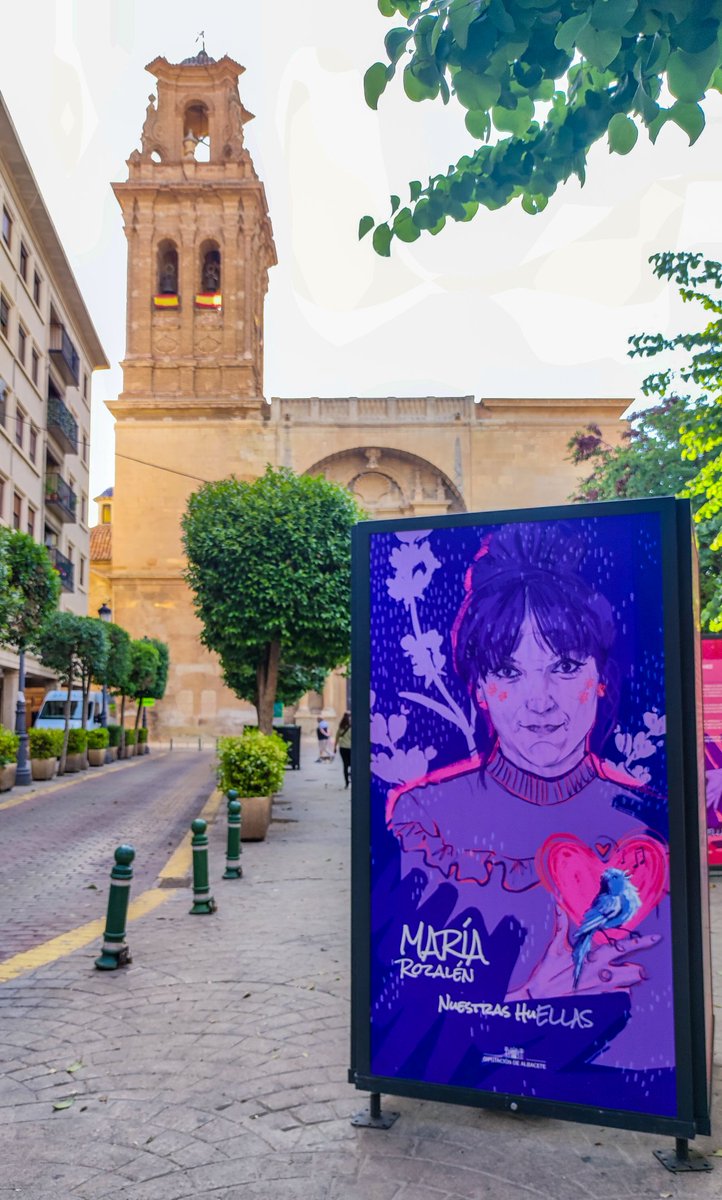 Leia_Cuenca's tweet photo. “Nuestras huELLAS” exposición que rinde homenaje a 13 mujeres referentes ligadas a la provincia de #Albacete. Ahora en @AlmansaCiudad
@dipualba @RozalenMusic 💜💪🏽 https://t.co/zonOzUcYrA