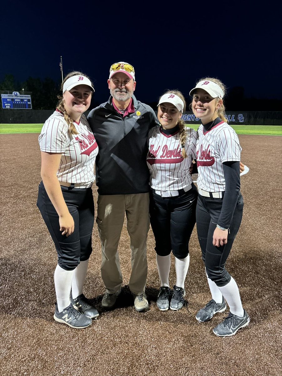 morgan_s222's tweet photo. After a great game last night, we are headed to the Wisconsin State Tournament!! So proud of these girls!! https://t.co/MnKPNXKPBf