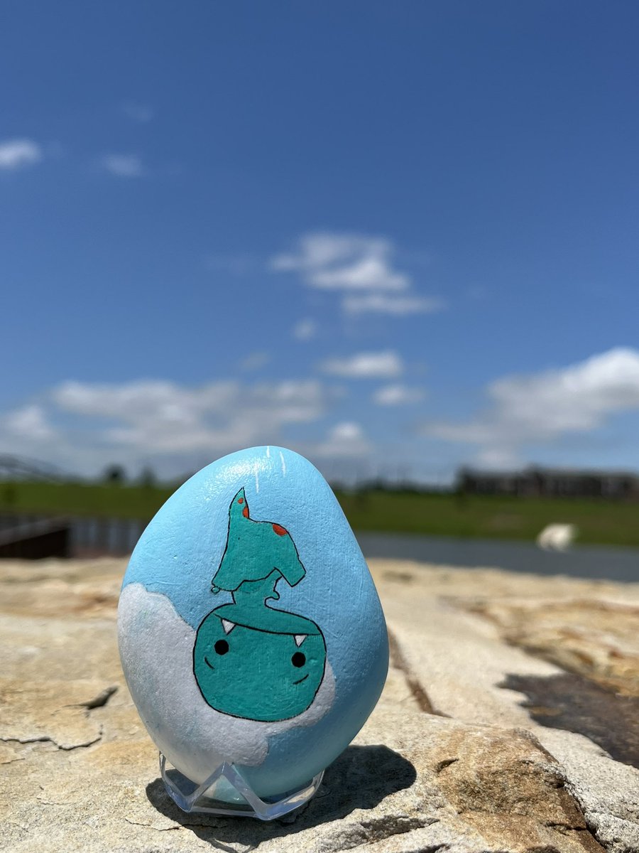 ZHEbuzz's tweet photo. 41: #TinyTRexAndTheImpossibleHug by @dustdancestoo Hidden where the geese terrorize walkers and bikers as of 2:39 PM 05/31/24.  #rockart  #paintedrock #readingrocks #rockart #katytx #rockhunt #summerreading #childhood #kindnessrocks #tinytrex #dinosaur #falling https://t.co/1caFae6RgH