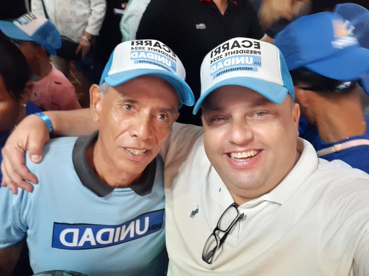 #31May #EcarriPresidente 🇻🇪📢 MINUNIDAD: Luis Valdivieso Presidente Reg. del MINUNIDAD Edo. Yaracuy junto a los dirigentes regionales acompañaron al Candidato Presidencial Antonio Ecarri x la Integridad Nacional y la Educación a Miraflores @Alfredobos1 @aecarri @LapizVenezuela