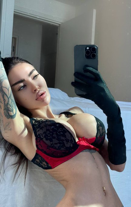 DM me, let&rsquo;s chat ❤️🔥 https://t.co/xANQMxLwxY https://t.co/xtKQqgSreb<a href="/tag/dubai"class="tags"><span>#dubai</span></a>