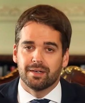 Mas o Eduardo Leite Está Pedindo Agora AJUDA DO GOVERNO LULA para Recuperar o Aeroporto Salgado Filho que foi Entregue À INICIATIVA PRIVADA? 
Quando Há Problemas o Defensor do Estado Mínimo Quer ESTADO MÁXIMO?