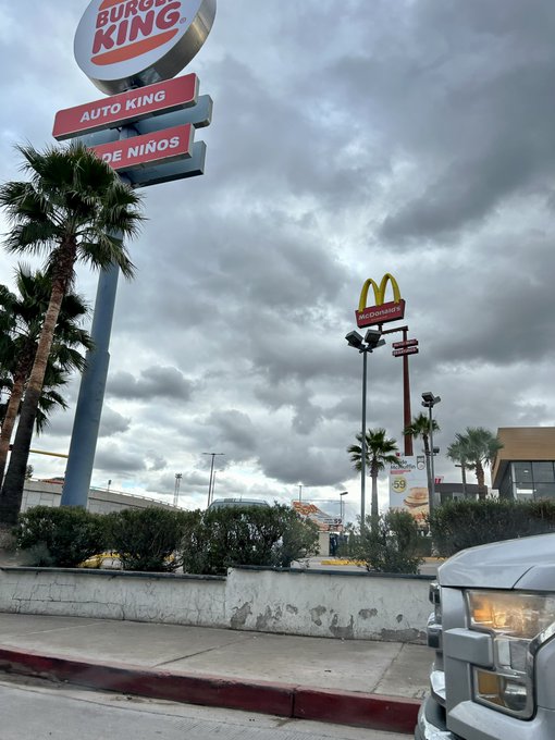 Here&rsquo;s a 📸 from our recent trip to Mexico 🇲🇽   #beautifulday #Travel #Photography 😎 https://t.co/Mgc<a href="/tag/beautifulday"class="tags">#beautifulday</a><a href="/tag/photography"class="tags"><span>#photography</span></a><a href="/tag/travel"class="tags"><span>#travel</span></a>