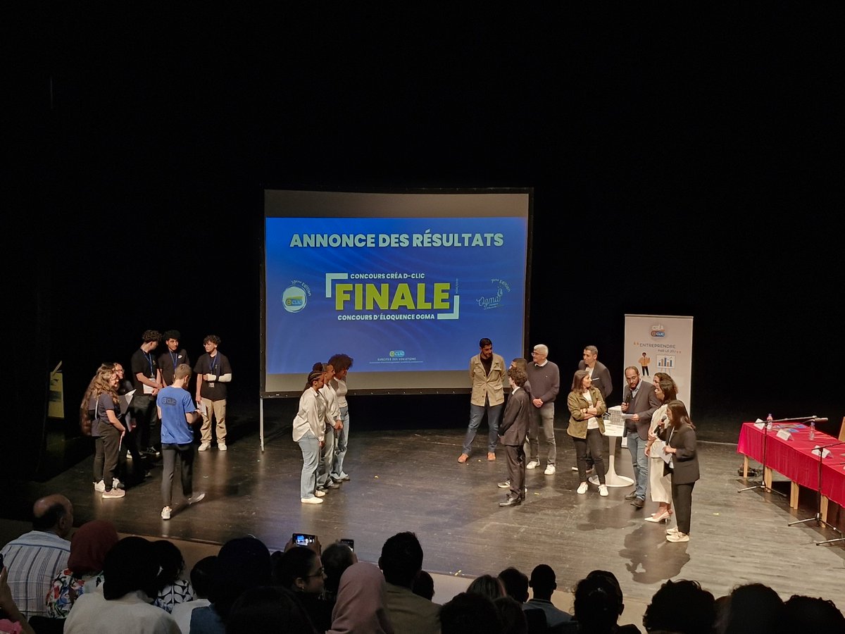 Très belle soirée au théâtre de Hautepierre pour la finale <a href="/AssoDClic/">Association D-Clic</a> qui fêtait ses 10 ans au service de l'éducation prioritaire de la,<a href="/acstrasbourg/">Académie Strasbourg</a>. Quelle chance de les avoir à nos côtés. Très fier de nos trois élèves du <a href="/collegeleclerc/">Collège Leclerc Schiltigheim</a> et de leur projet d'appli réglo.