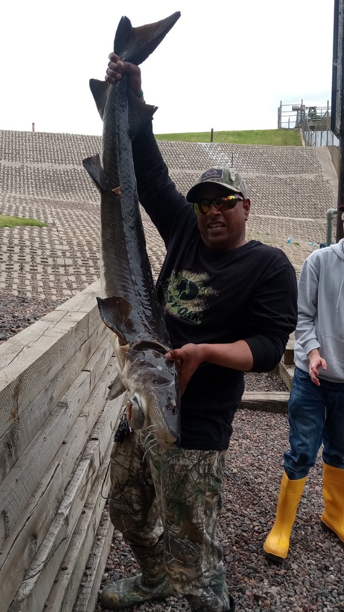 NananVernon's tweet photo. STURGEON FISHING https://t.co/AjS4WyoIJy