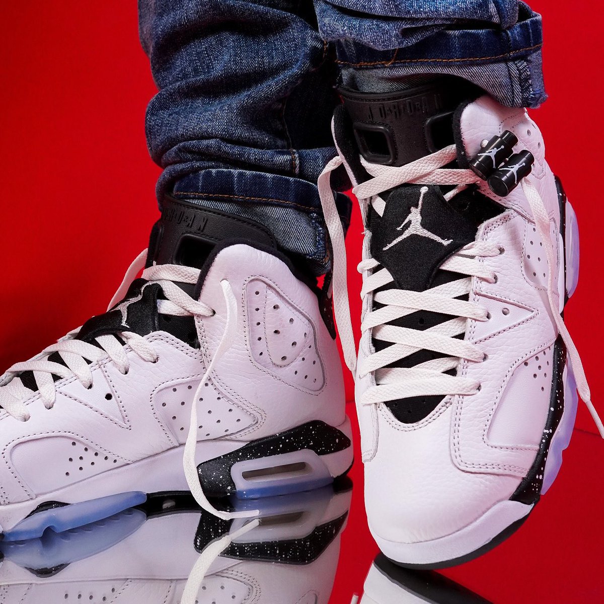 retro 6s on feet